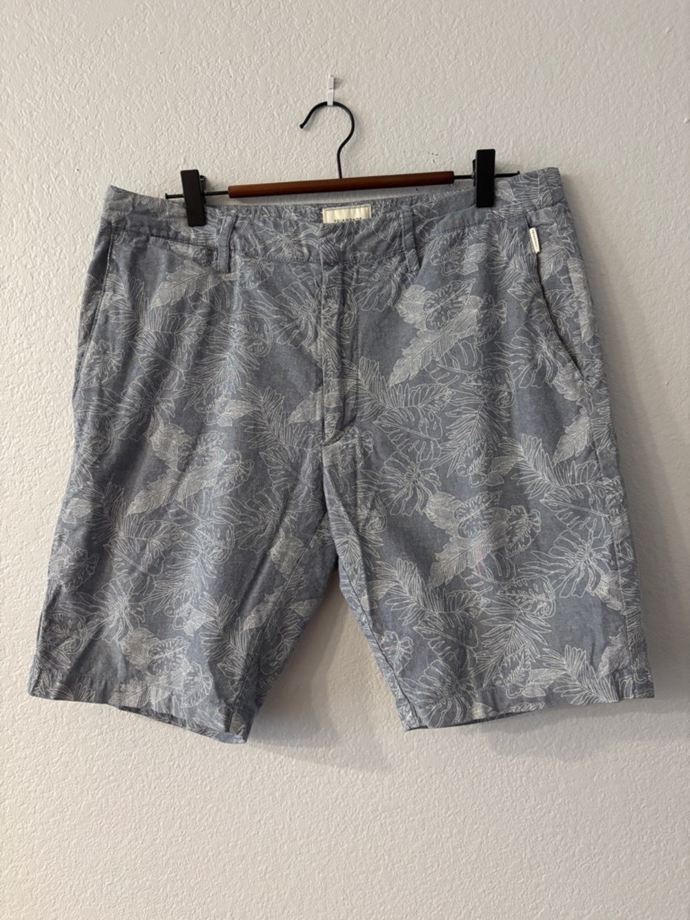 7 Diamonds Light Gray Floral Flat Front Chino Shorts